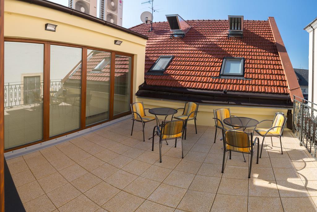 Penzion Longus Kyjov  Exteriör bild