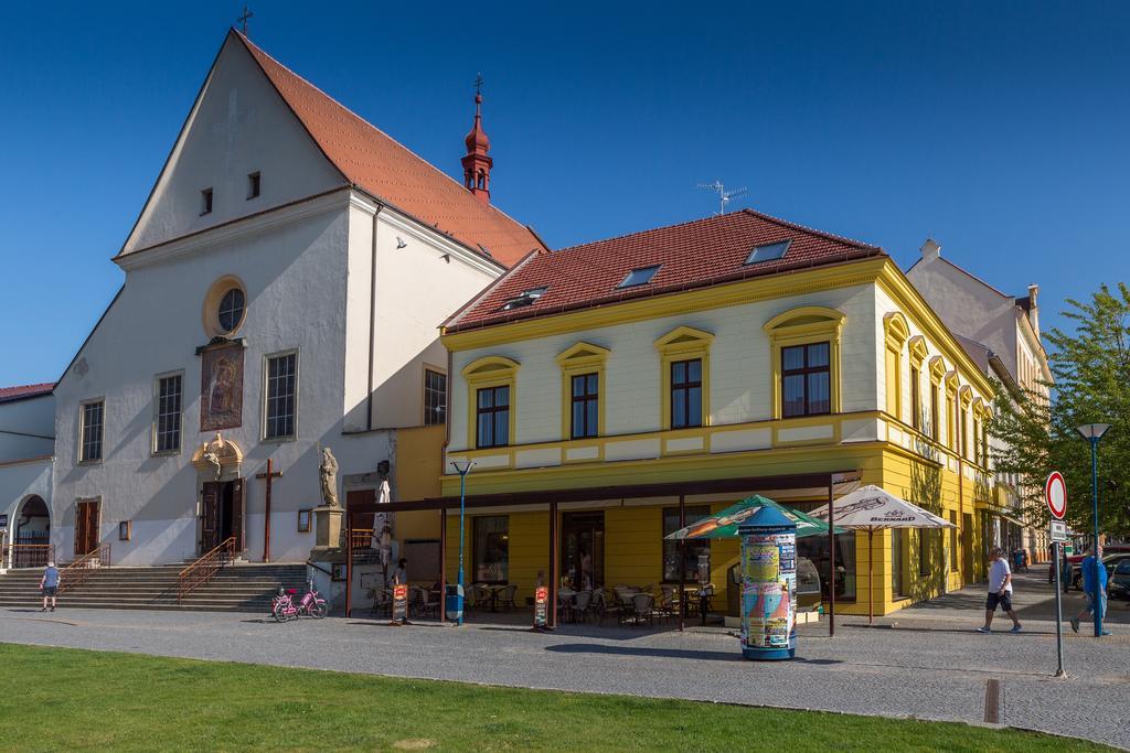 Penzion Longus Kyjov  Exteriör bild